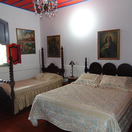 Finca La Colina Bed & Breakfast Calarca Luaran gambar