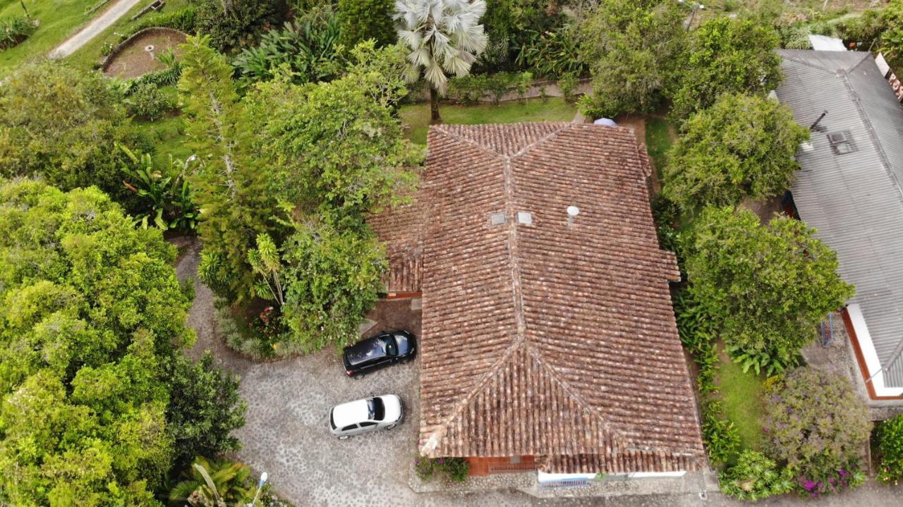 Finca La Colina Bed & Breakfast Calarca Luaran gambar