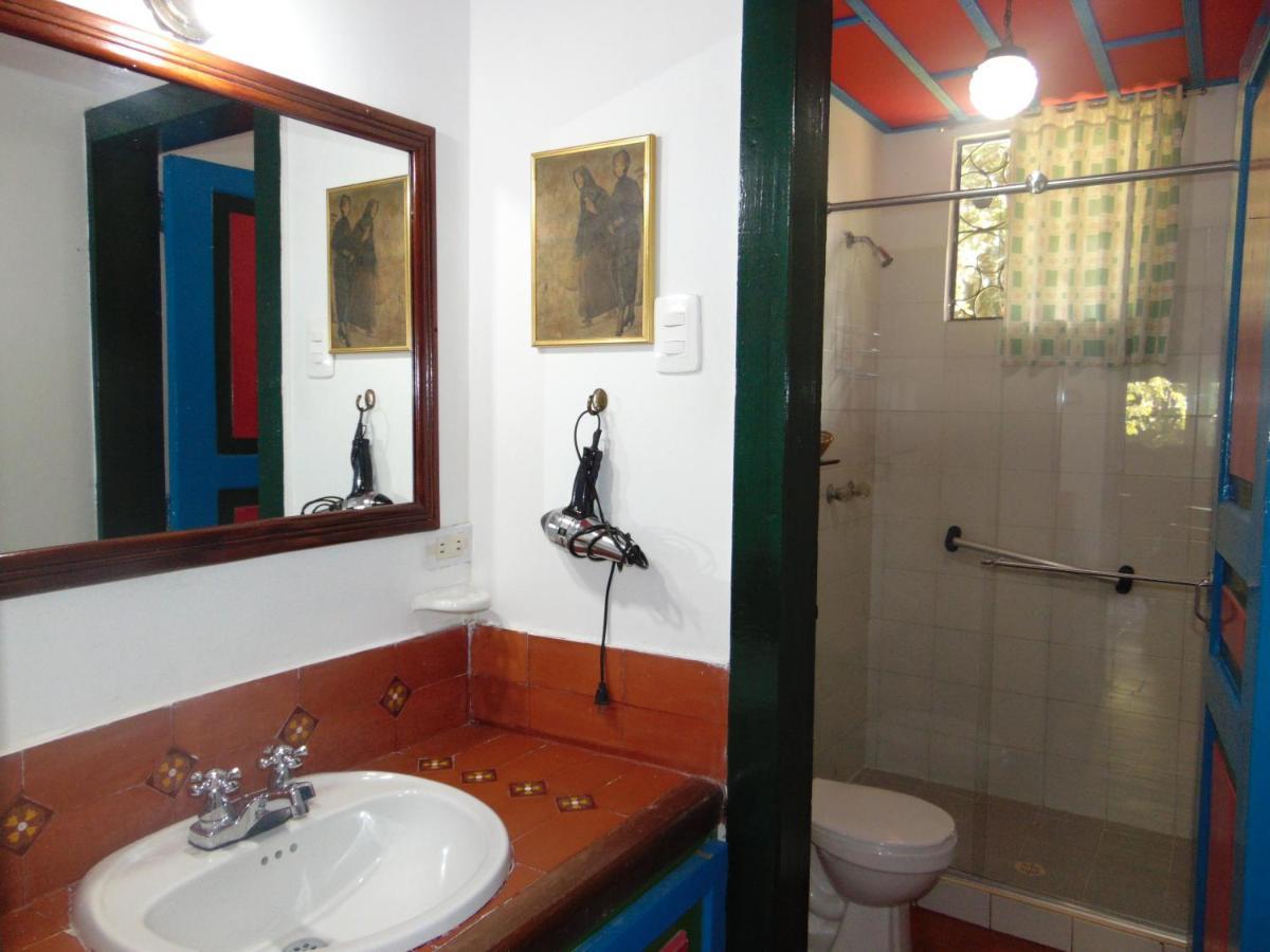 Finca La Colina Bed & Breakfast Calarca Luaran gambar